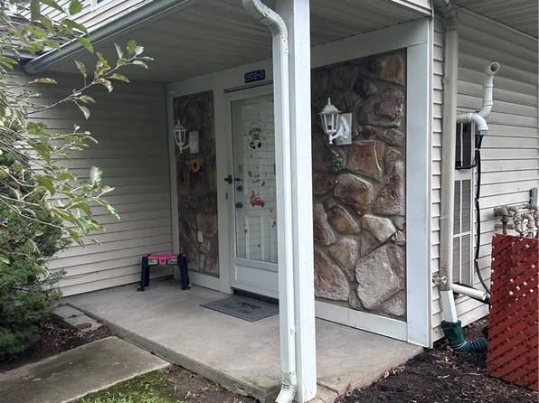 2802 Ivy Hill Cir Unit D, Cortland, OH 44410