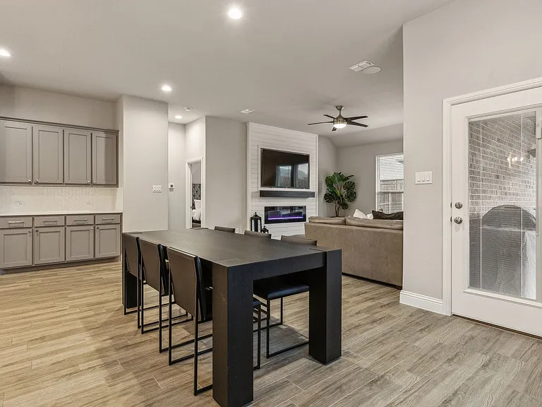 1008 Westwood Ln — Photo 25