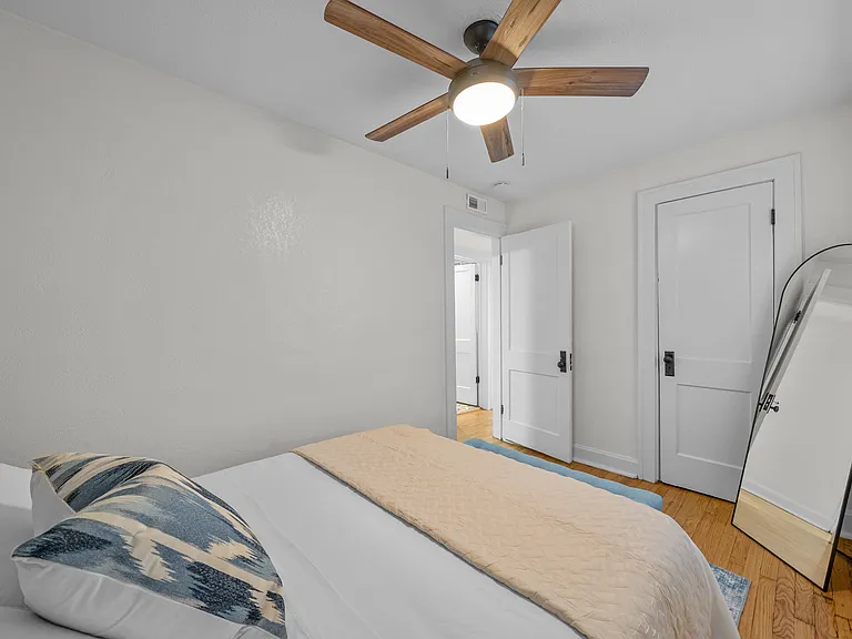 1109 W 41st St #1E — Photo 10