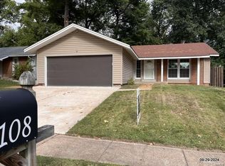 2108 Butterfield Ct, Maryland Heights, MO