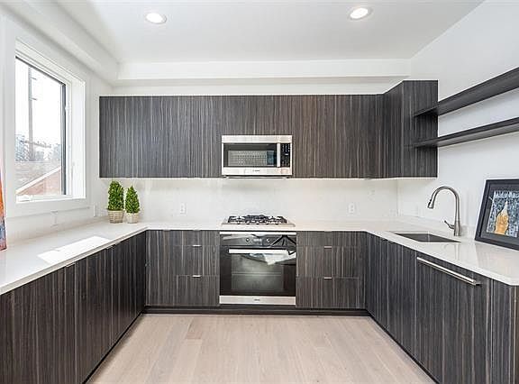 4th image of 110 Brunswick St #205