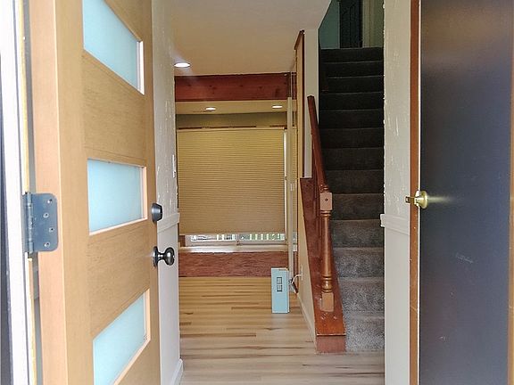 2nd image of 112 Pepperwood Pl