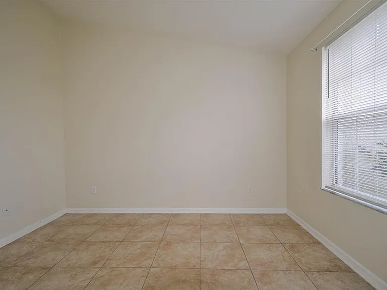 1607 Avondale Ridge Dr — Photo 5