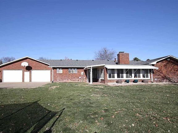 4th image of 2544 Westmoreland Dr