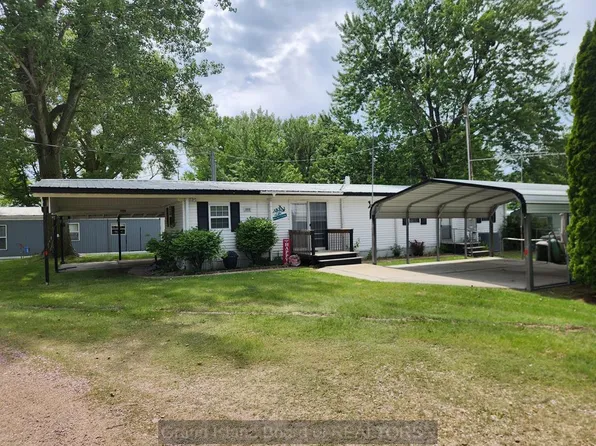 1008 Friendship Ln, Loup City, NE 68853