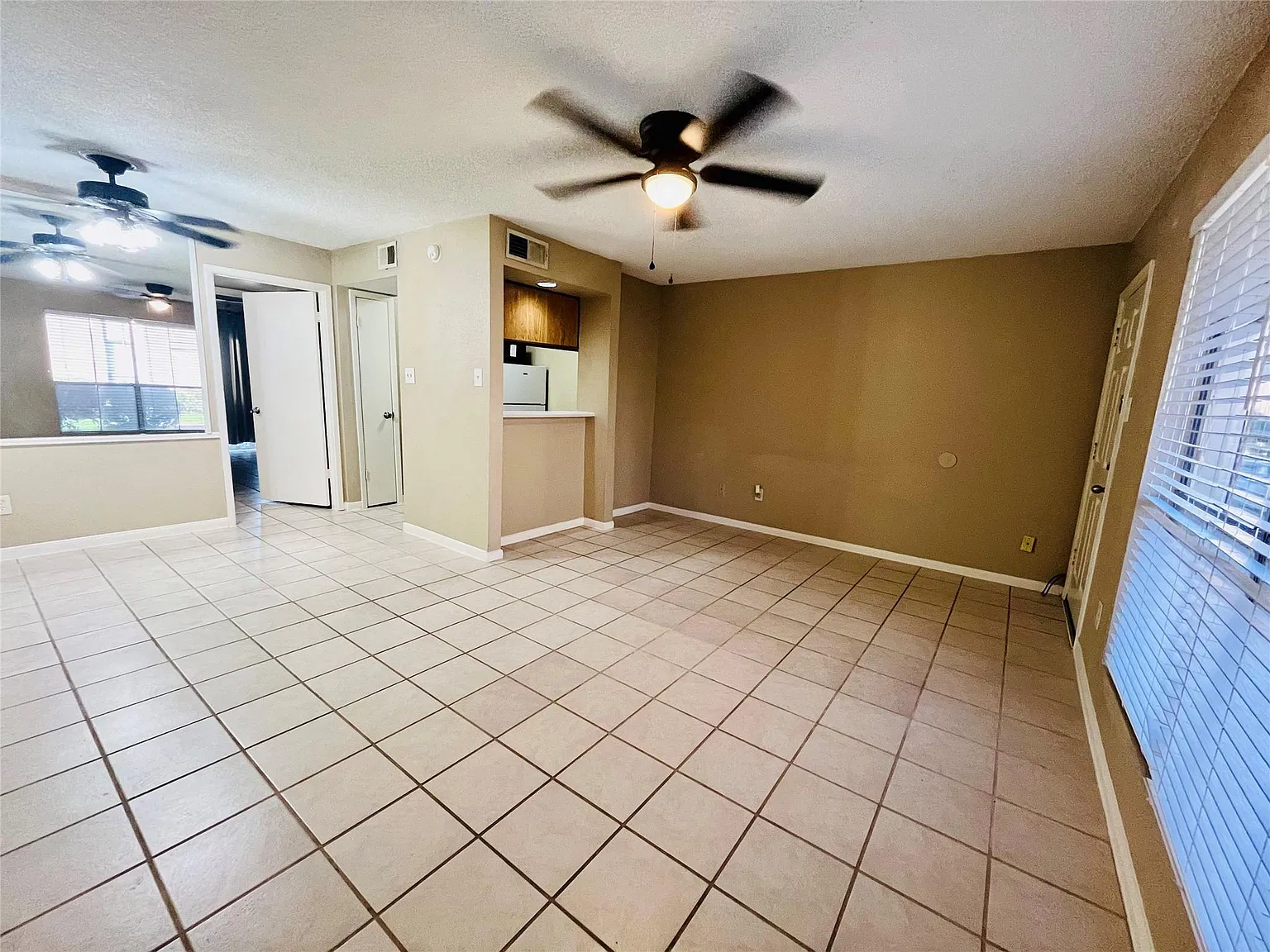 1 bed, 1.0 bath, 684 sqft, $825 — Photo 3
