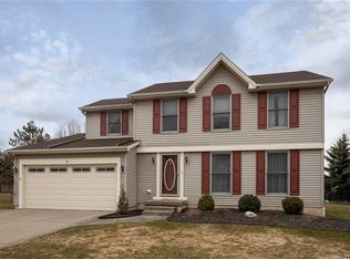 11 Cedarbrook Dr, Lancaster, NY 14086
