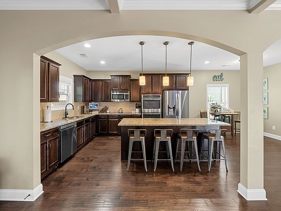 3rd image of 121 Irishman Way