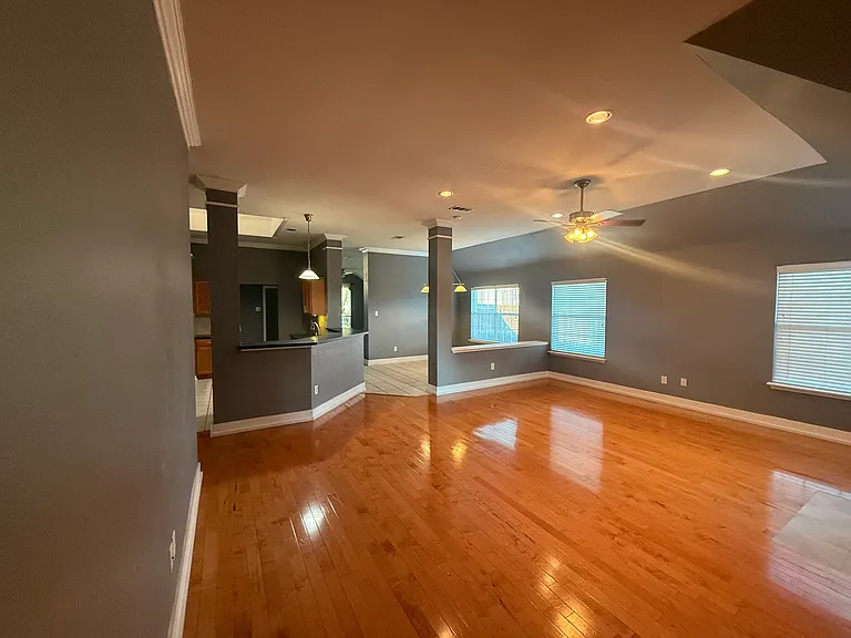 9901 Chadbourne Rd — Photo 4