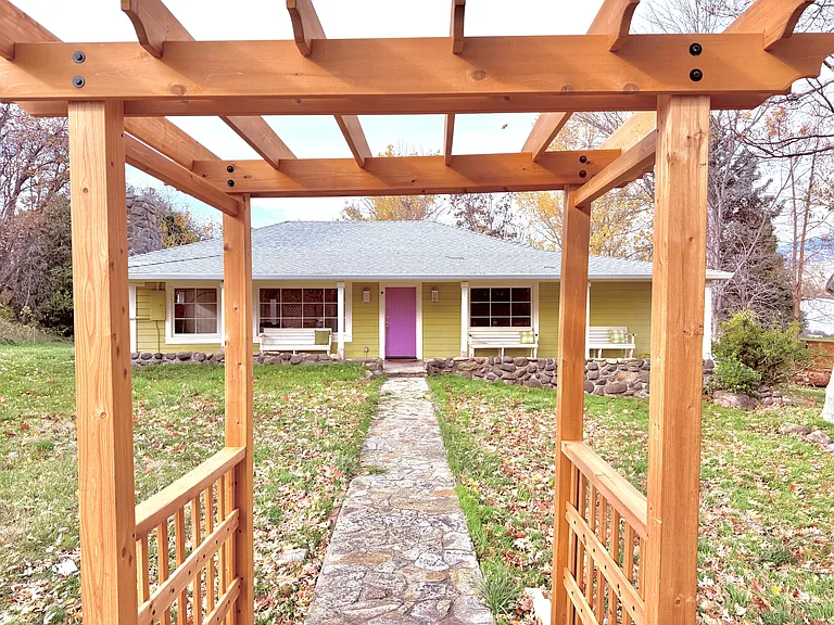 2099 Emigrant Creek Rd — Photo 14
