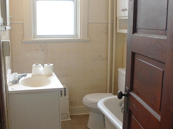 4th image of 22 Bertha St #1