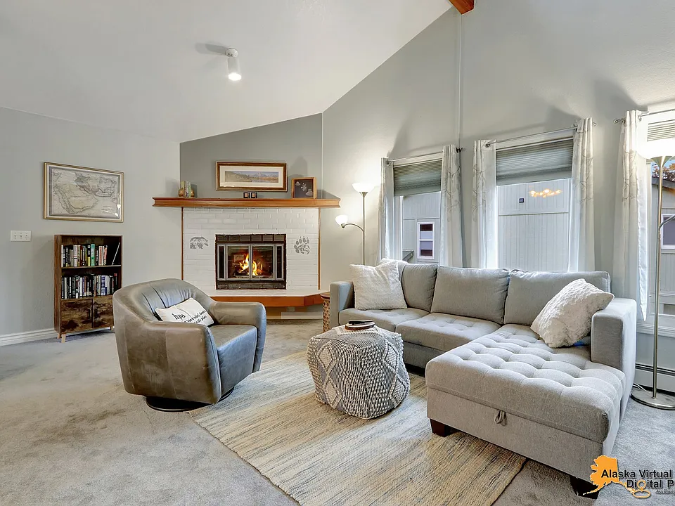5811 Jennifer Cir