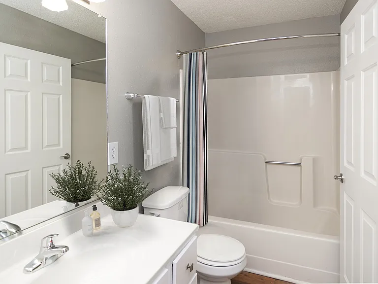 Pepperstone bathroom