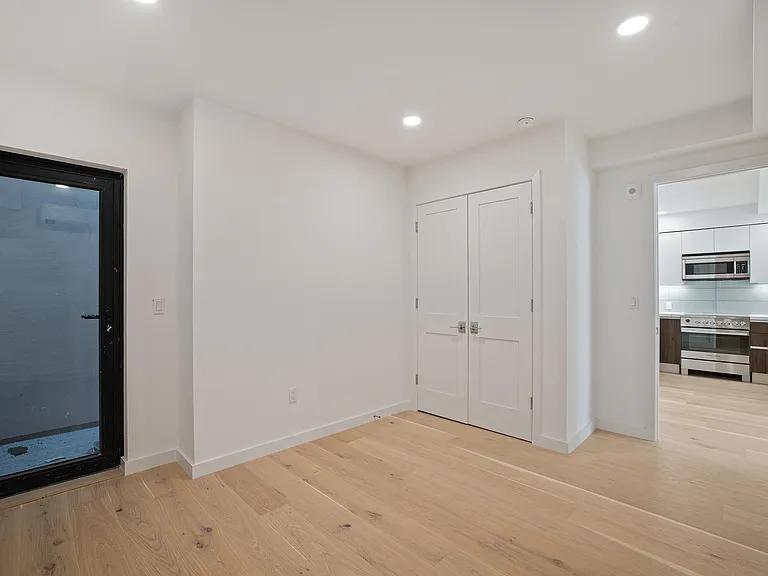 1335 Larkin St #203 — Photo 24