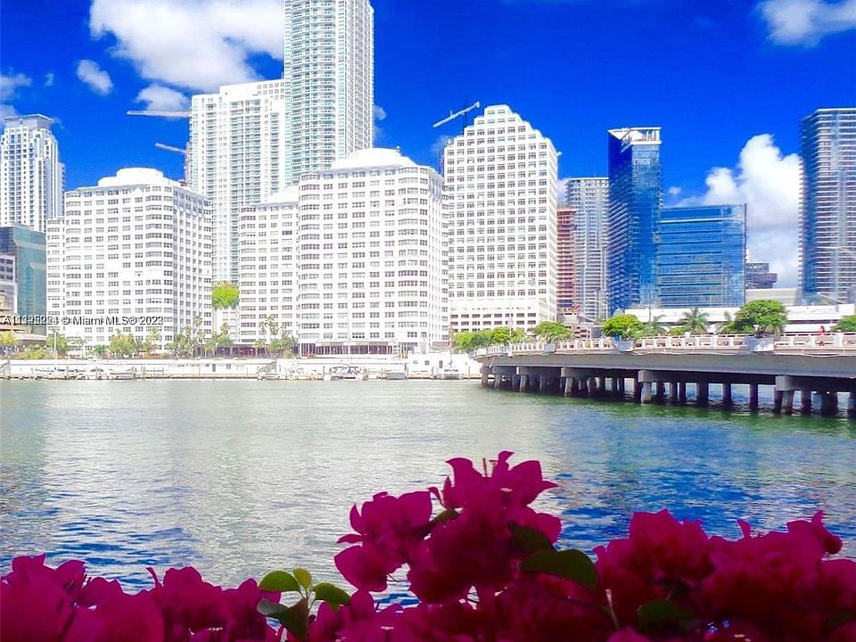 1st image of 999 Brickell Bay Dr APT 809
