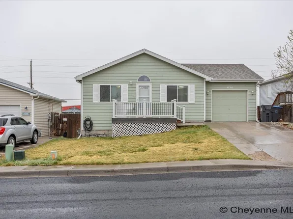 628 Sierra Madre St, Cheyenne, WY 82007