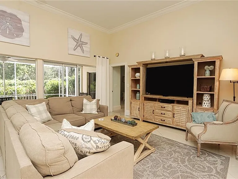 5916 Chanteclair Dr #8 — Photo 2