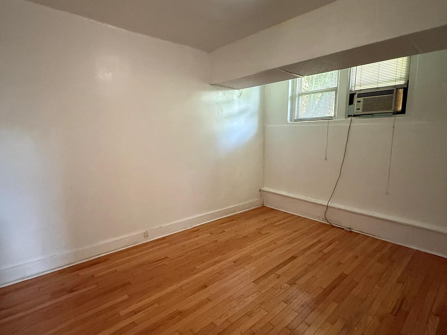 1 bed, 750 sqft, $995 — Photo 3