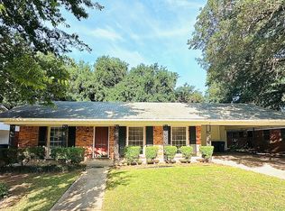2046 Shadywood Ln, Shreveport, LA 71105
