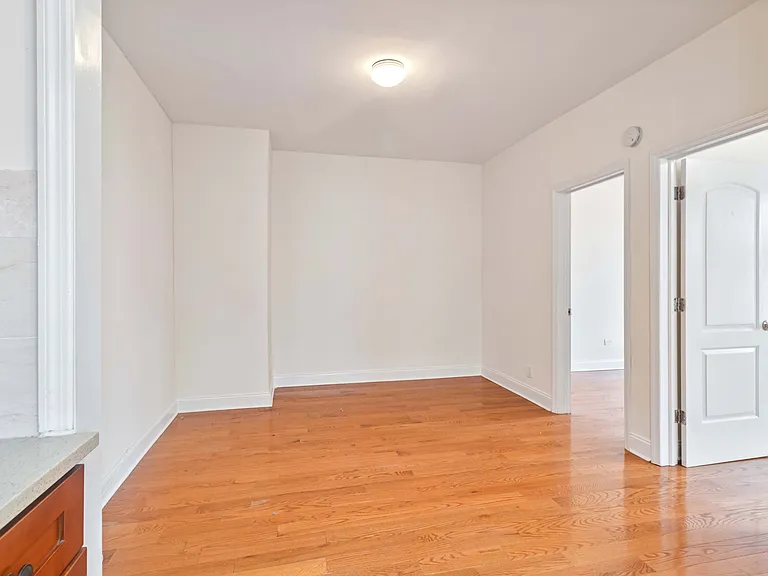 23-54 31st St #2G — Photo 5