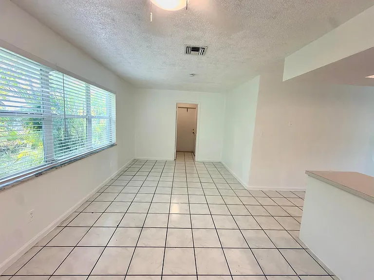7643 NW 74th Ave — Photo 18