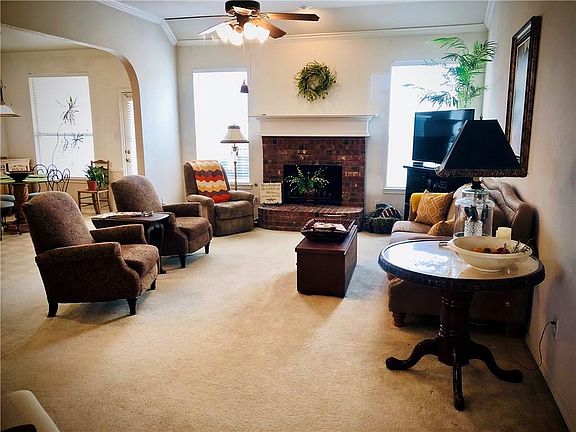 4th image of 126 Elmwood Trl