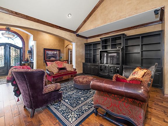 4th image of 6204 Haywood Dr