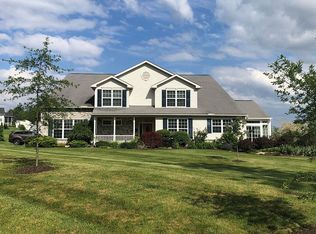 5 Austin Dr, Robesonia, PA 19551