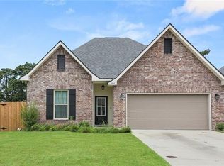 290 Hidden Cypress Dr, Belle Chasse, LA 70037