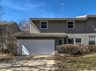 1304 Riverwood Dr, Algonquin, IL 60102