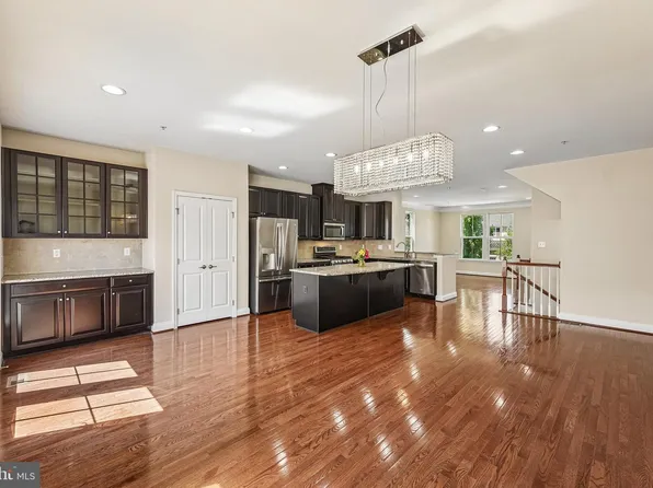 217 Quarry Point Rd, Malvern, PA 19355
