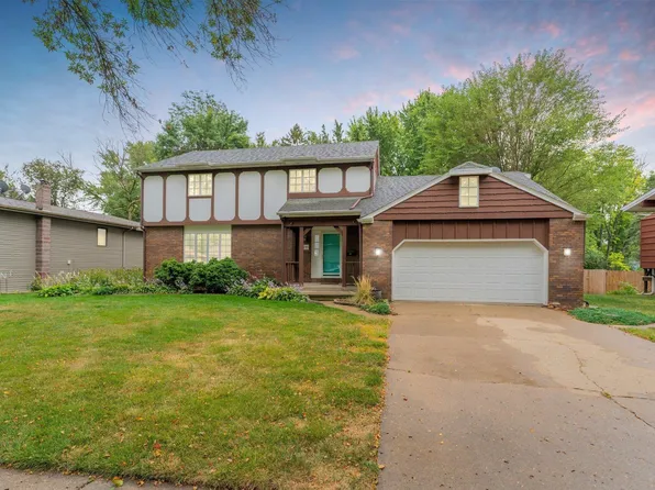 1019 Crestview Dr, Vermillion, SD 57069