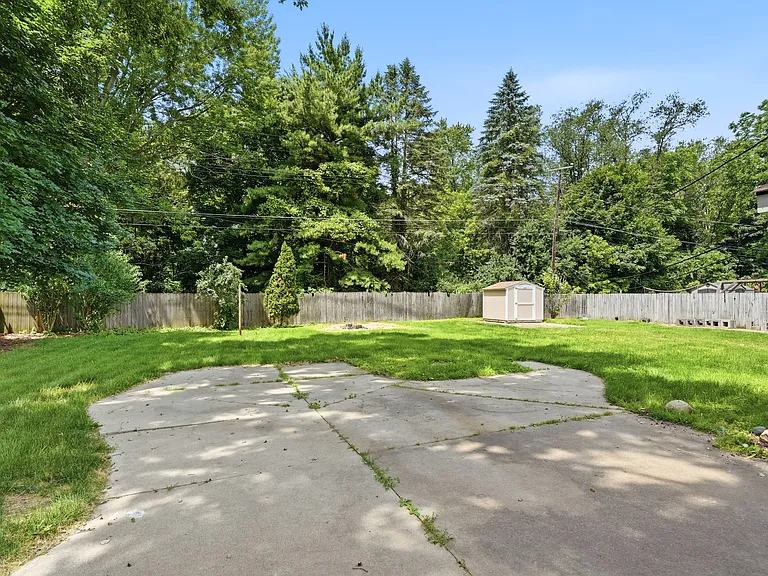 3130 Greenlawn Ave — Photo 25
