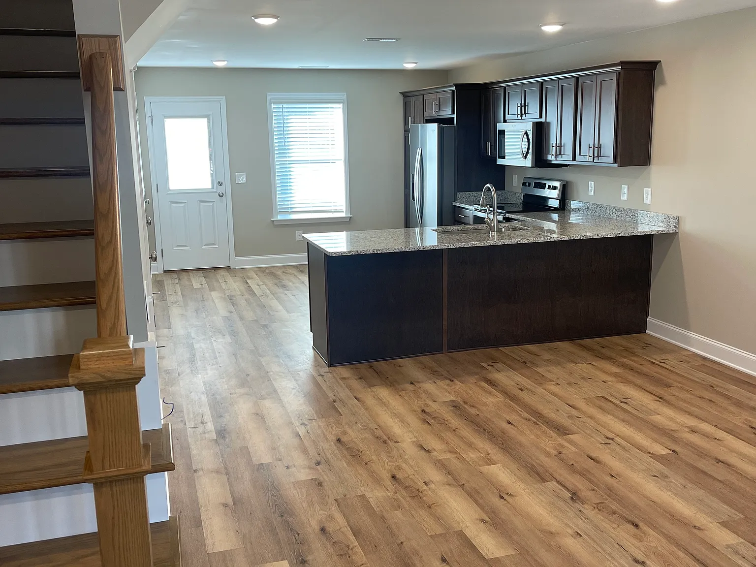 2 bed, 2.5 bath, 1300 sqft, $1,500 — Photo 4