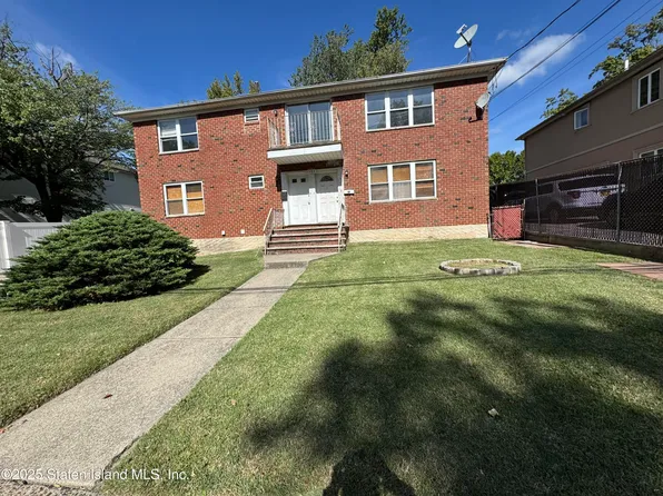 1594 Drumgoole Rd W, Staten Island, NY 10312