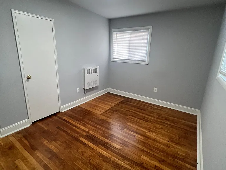 Tudor Place Apartments — Photo 9