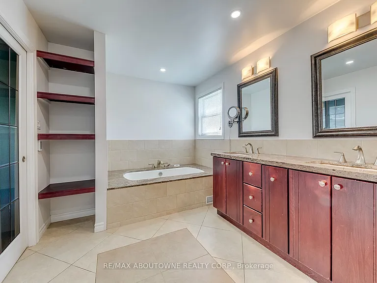 1124 Notley Cres — Photo 25