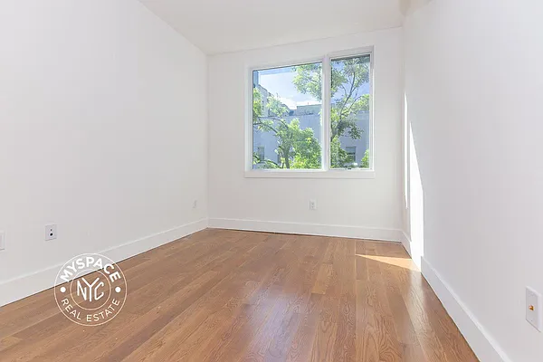 Rented by MySpaceNYC | media 20