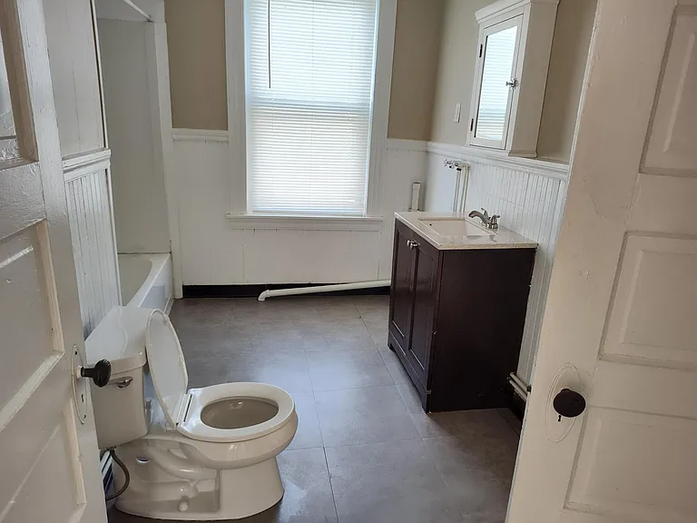 421 Manchester St #3E — Photo 9