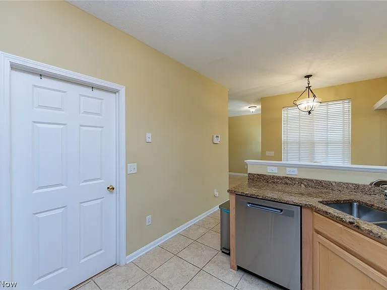2601 Wyndgate Ct — Photo 8