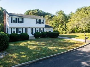 140 Greenwood Rd, North Kingstown, RI 02852