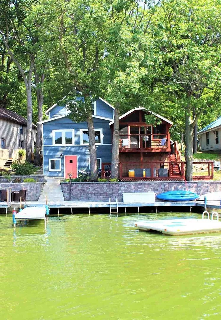 830 Lakeside Cir photo 1