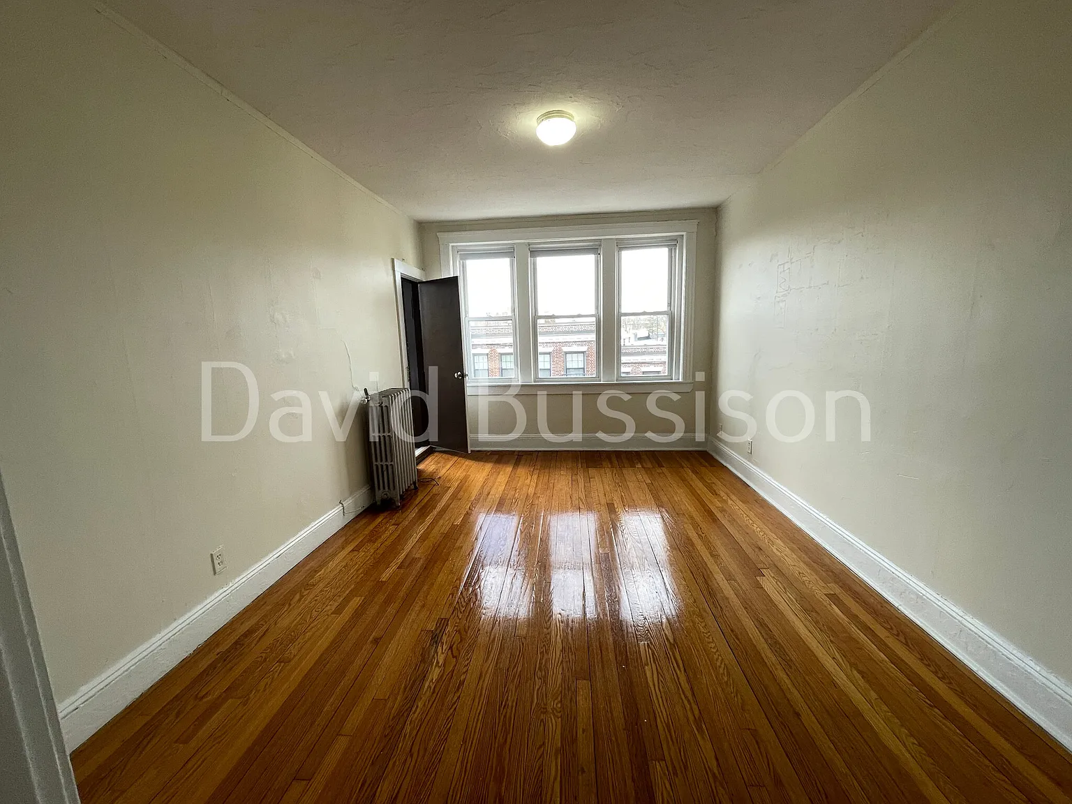 3 bed, 750 sqft, $2,525 — Photo 3