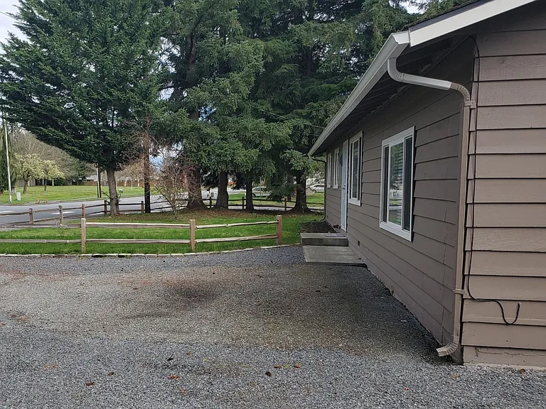 4832 Cemetery Rd — Photo 7