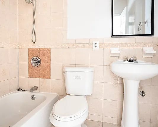 5th image of 496 Central Ave #1