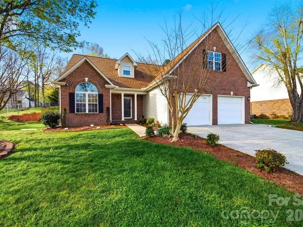 2478 23rd St NE, Hickory, NC 28601