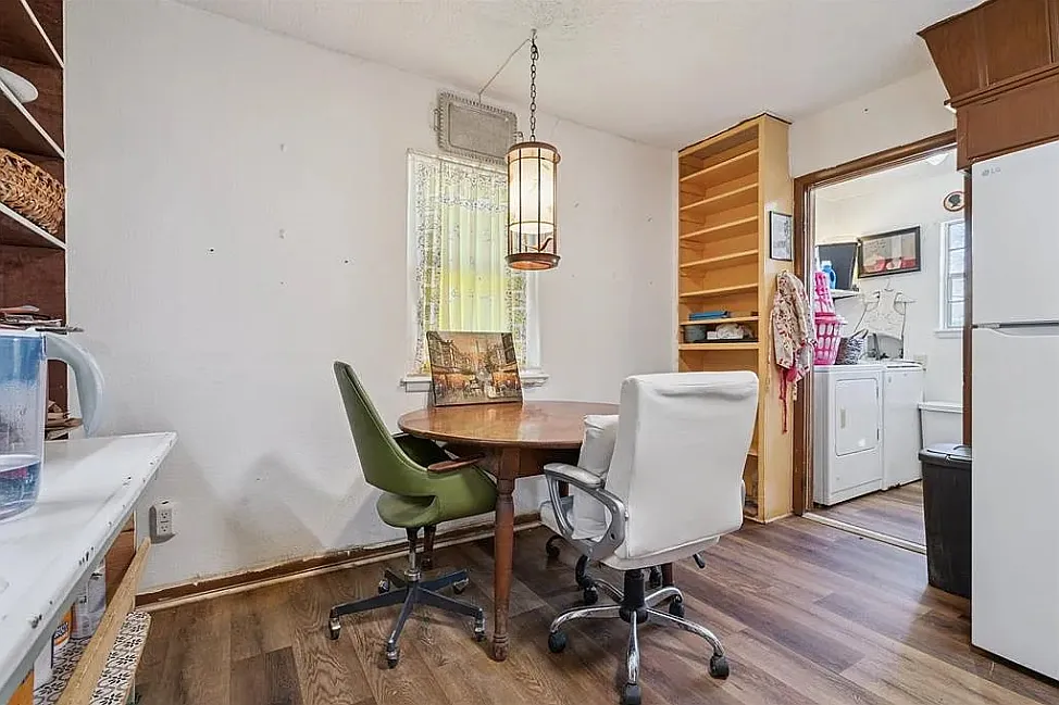 2 bed, 698 sqft, $1,100 — Photo 3