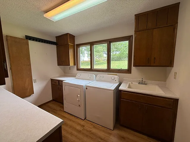590 Wedgwood Dr — Photo 16