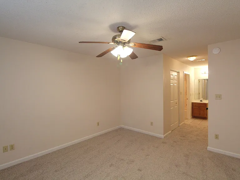 601 N 61st Ave #A — Photo 6
