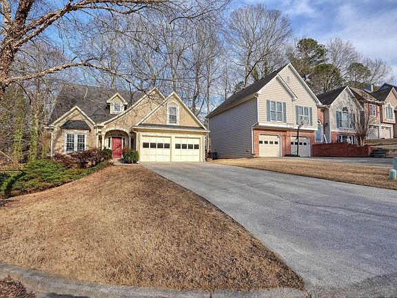 2nd image of 416 Middle Valley Ln